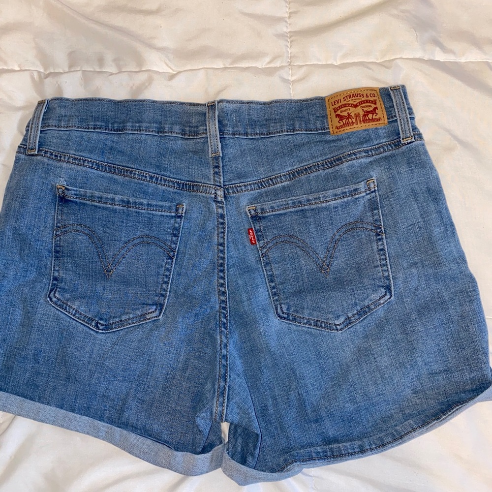 Levi’s Mom Shorts